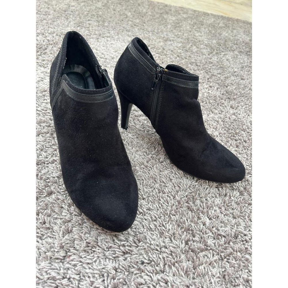Dexflex Comfort Black Suede Ankle Boots Side Zip Heeled Booties 9W‎